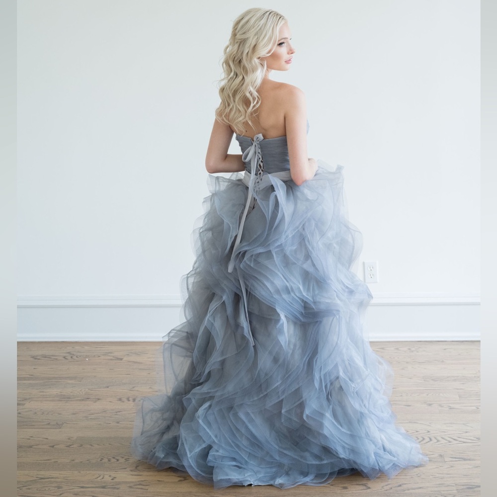 Gray Ruffle Sweetheart Dress - Picture 4 of 5
